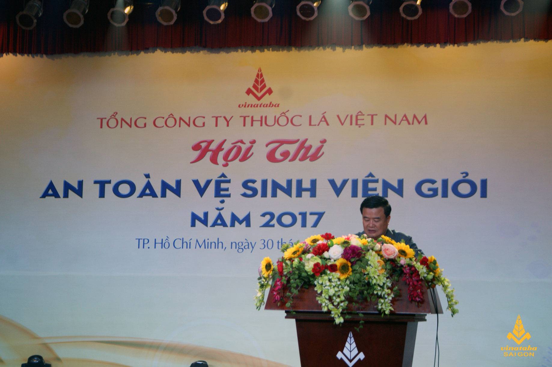 Ông Vũ Văn Cường – Chủ tịch HĐTV Tổng Công ty Thuốc lá Việt Nam  phát biểu tại hội thi
