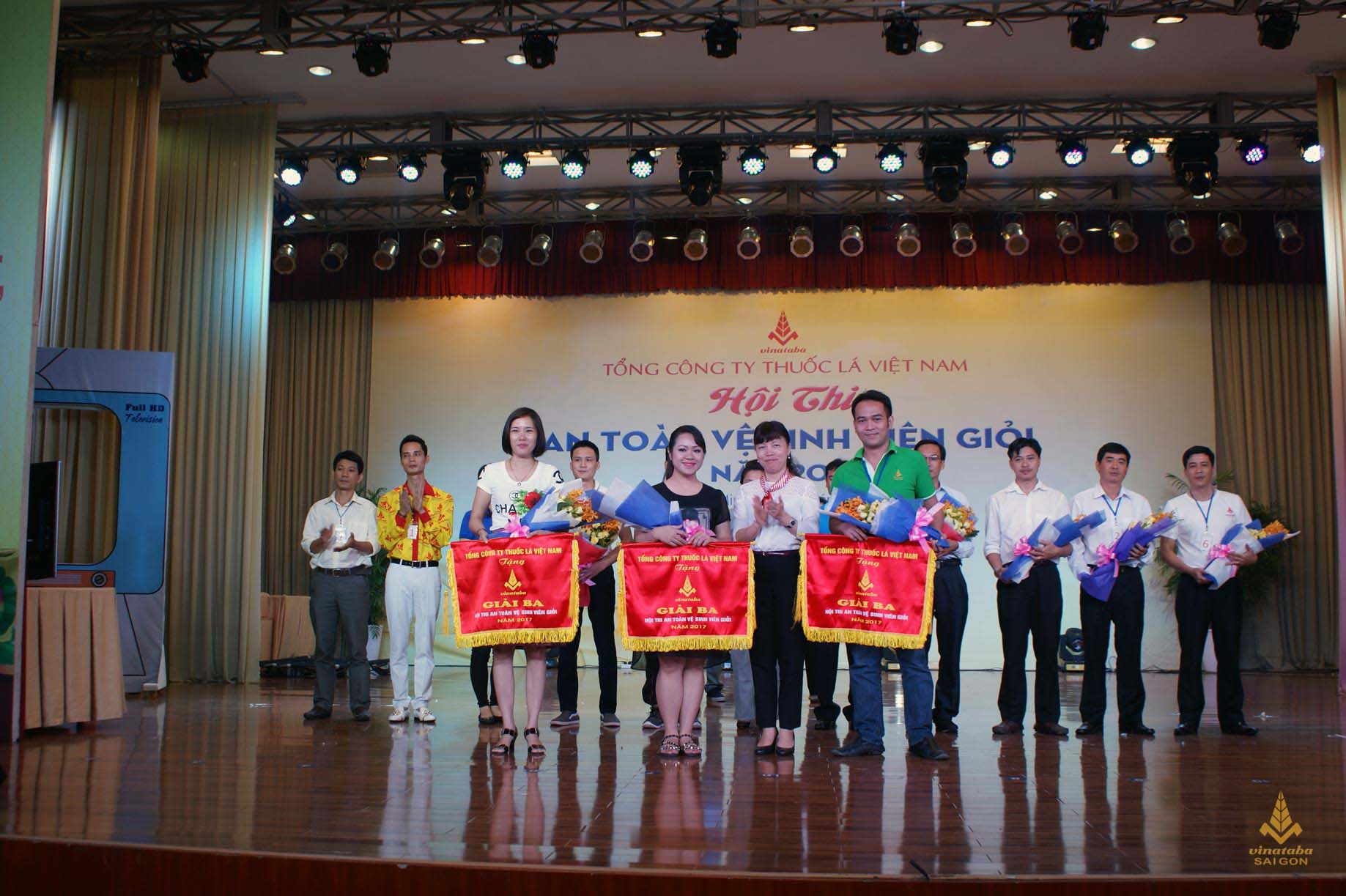 Công ty Thuốc lá Bắc Sơn, Công ty Hải Hà Kotobuki và Công ty CP Hòa Việt đồng giành giải Ba