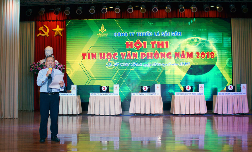 Thầy Đinh Phước Đại – Đại diện Ban Giám khảo đánh giá cao kỹ năng nghiệp vụ và sự đầu tư chuẩn bị của các đội dự thi