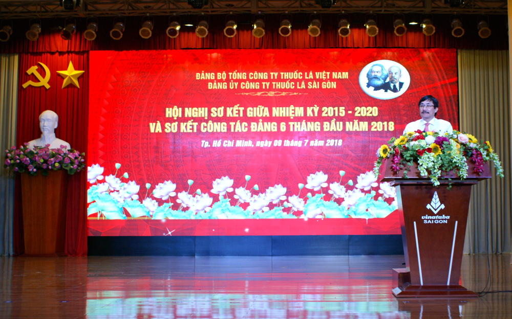Ông Nguyễn Phương Đông – Phó Bí thư phụ trách Đảng bộ, Chủ tịch HĐTV Công ty phát biểu tại Hội nghị