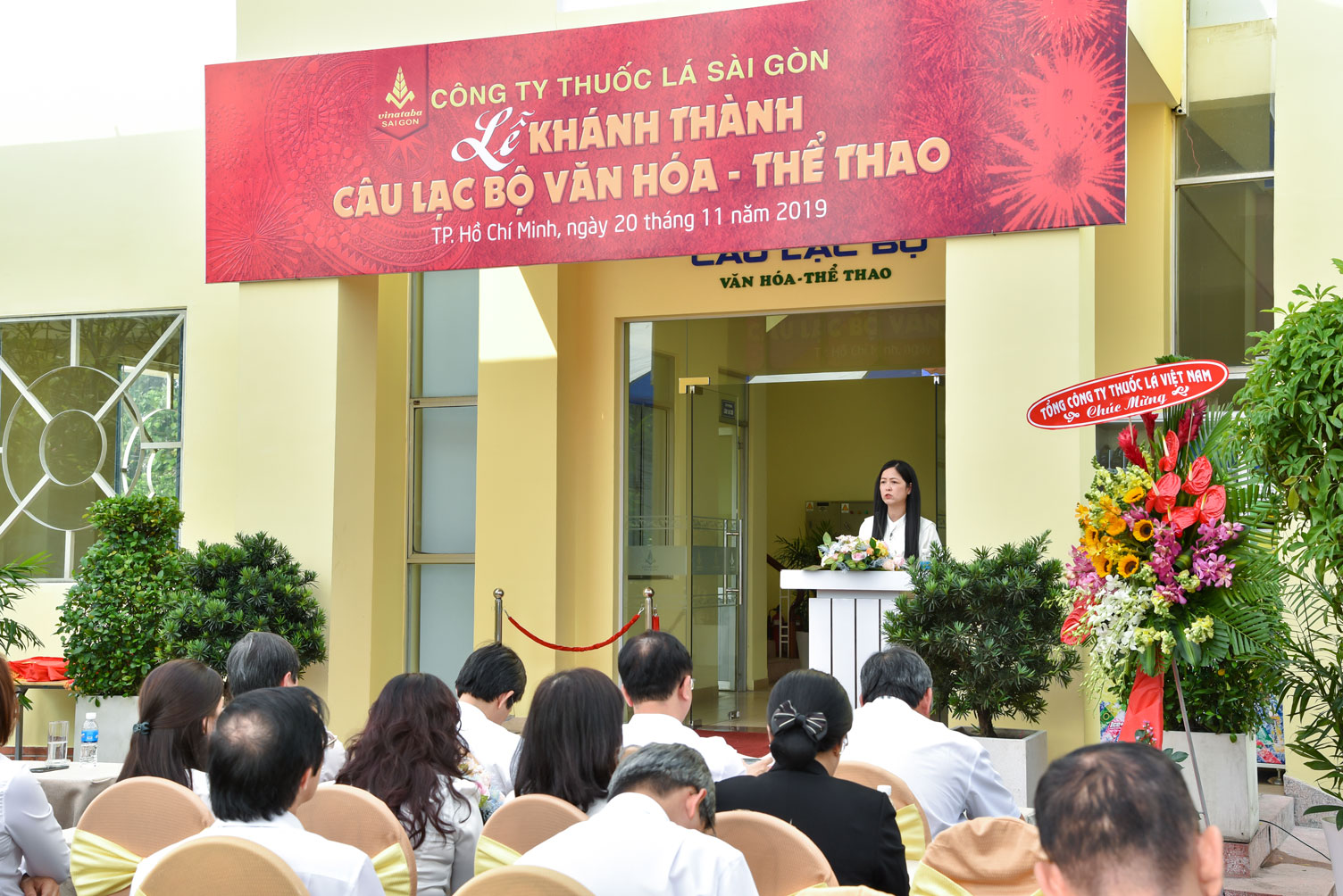 Bà Nguyễn Đình Loan Phương - Chánh Văn Phòng, Chủ nhiệm Câu lạc bộ phát biểu phương hướng hoạt động của CLB