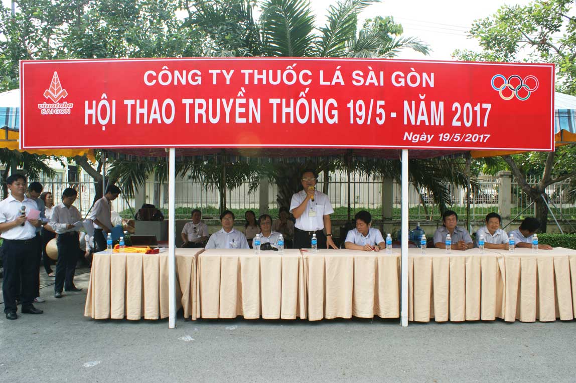 Ông Nguyễn Duy Khánh - Giám đốc phát biểu khai mạc hội thao