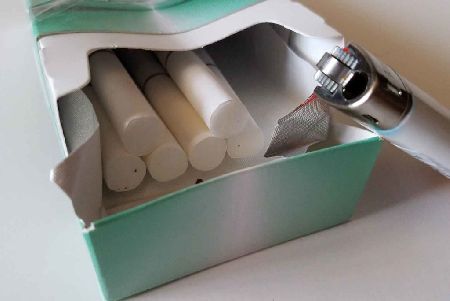 Tổng hợp ý kiến ủng hộ và phản đối kế hoạch FDA ban hành lệnh cấm thuốc lá chứa tinh dầu bạc hà và xì gà có hương liệu.
