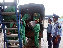 Ninh Thuận: Tiêu hủy hơn 35.600 bao thuốc lá nhập lậu, thuốc lá giả các loại.